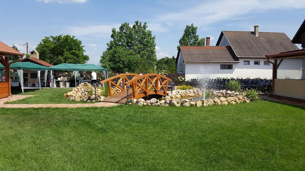 Sovirag Vendeghaz Hotel Hortobágy Buitenkant foto