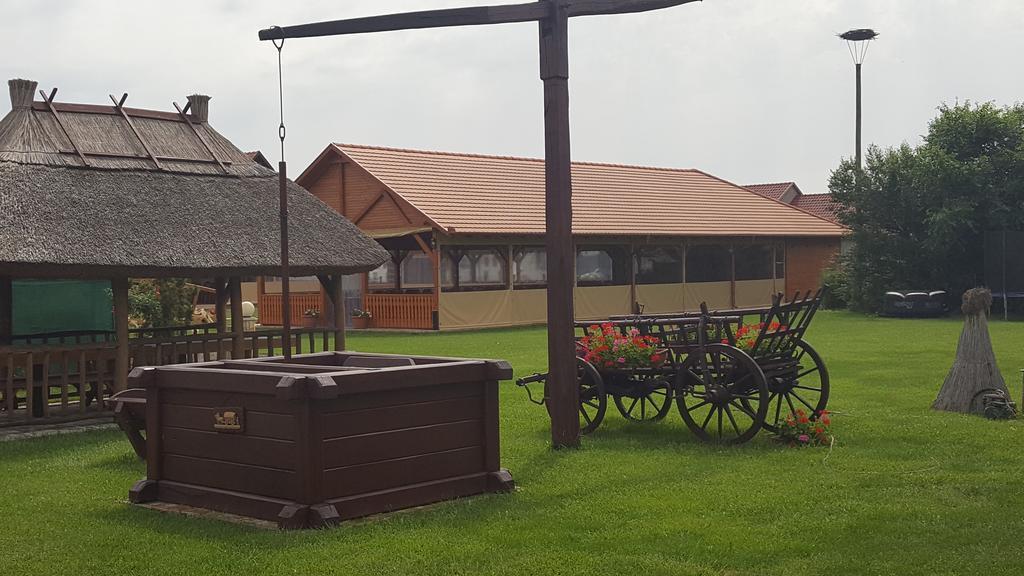 Sovirag Vendeghaz Hotel Hortobágy Buitenkant foto