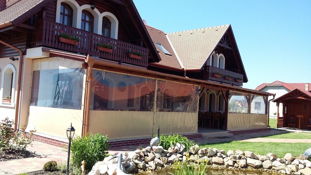 Sovirag Vendeghaz Hotel Hortobágy Buitenkant foto