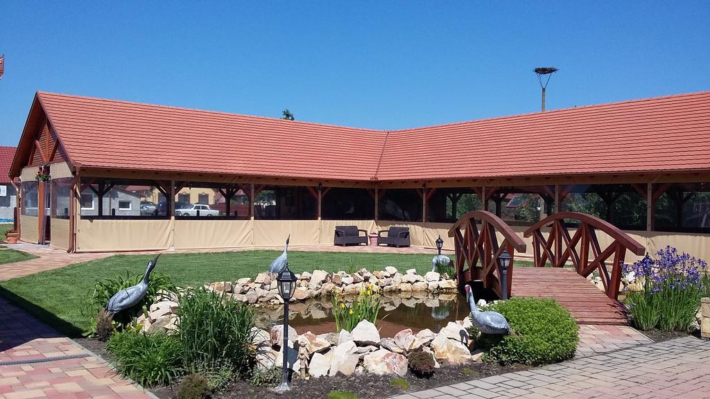 Sovirag Vendeghaz Hotel Hortobágy Buitenkant foto