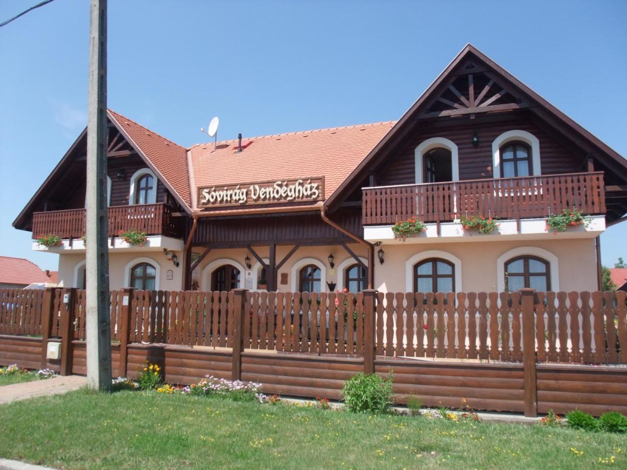 Sovirag Vendeghaz Hotel Hortobágy Buitenkant foto