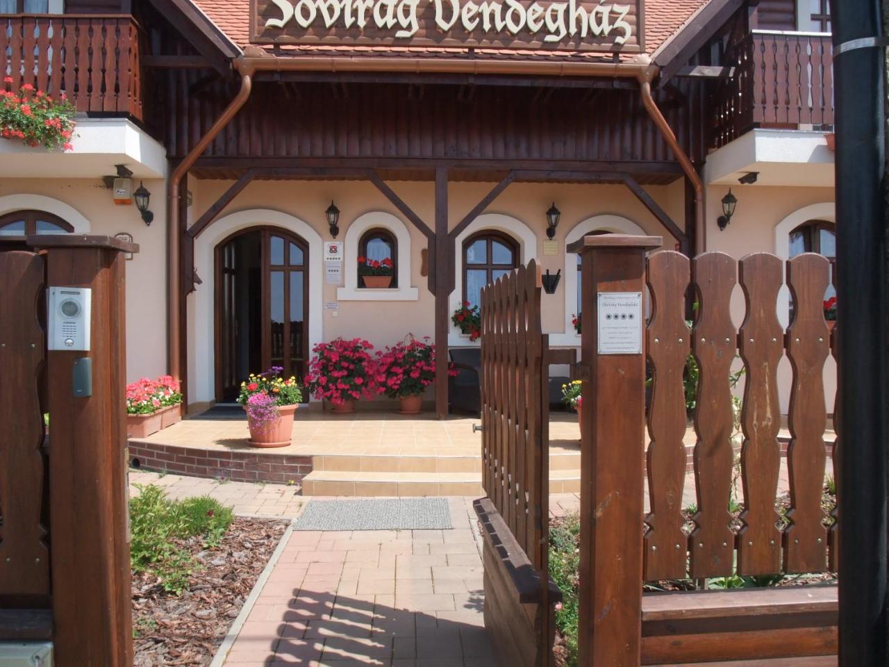 Sovirag Vendeghaz Hotel Hortobágy Buitenkant foto