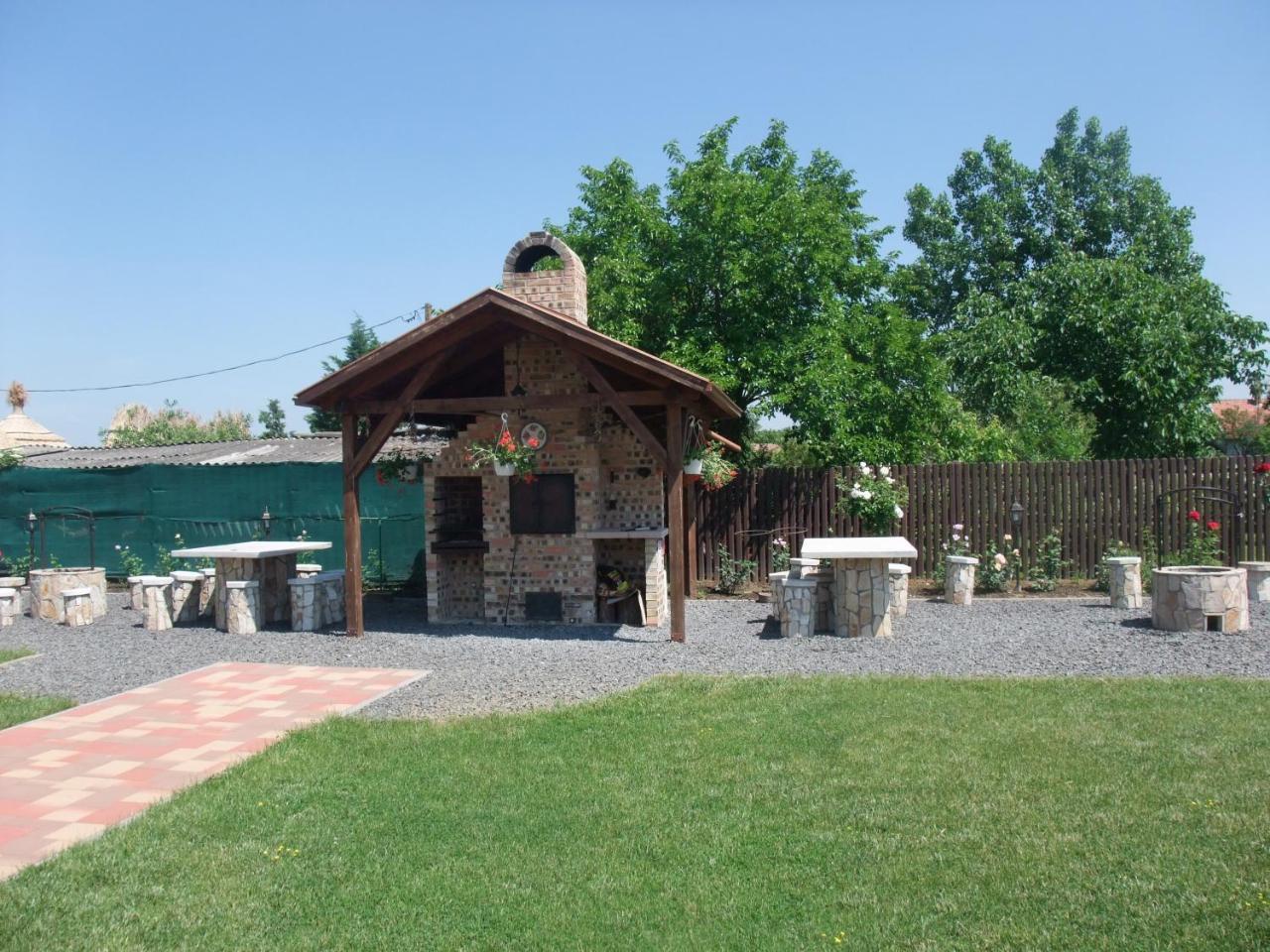 Sovirag Vendeghaz Hotel Hortobágy Buitenkant foto
